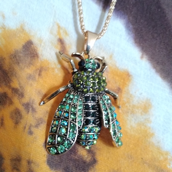 Rhinestone Insect Necklace - Picture 4 of 8